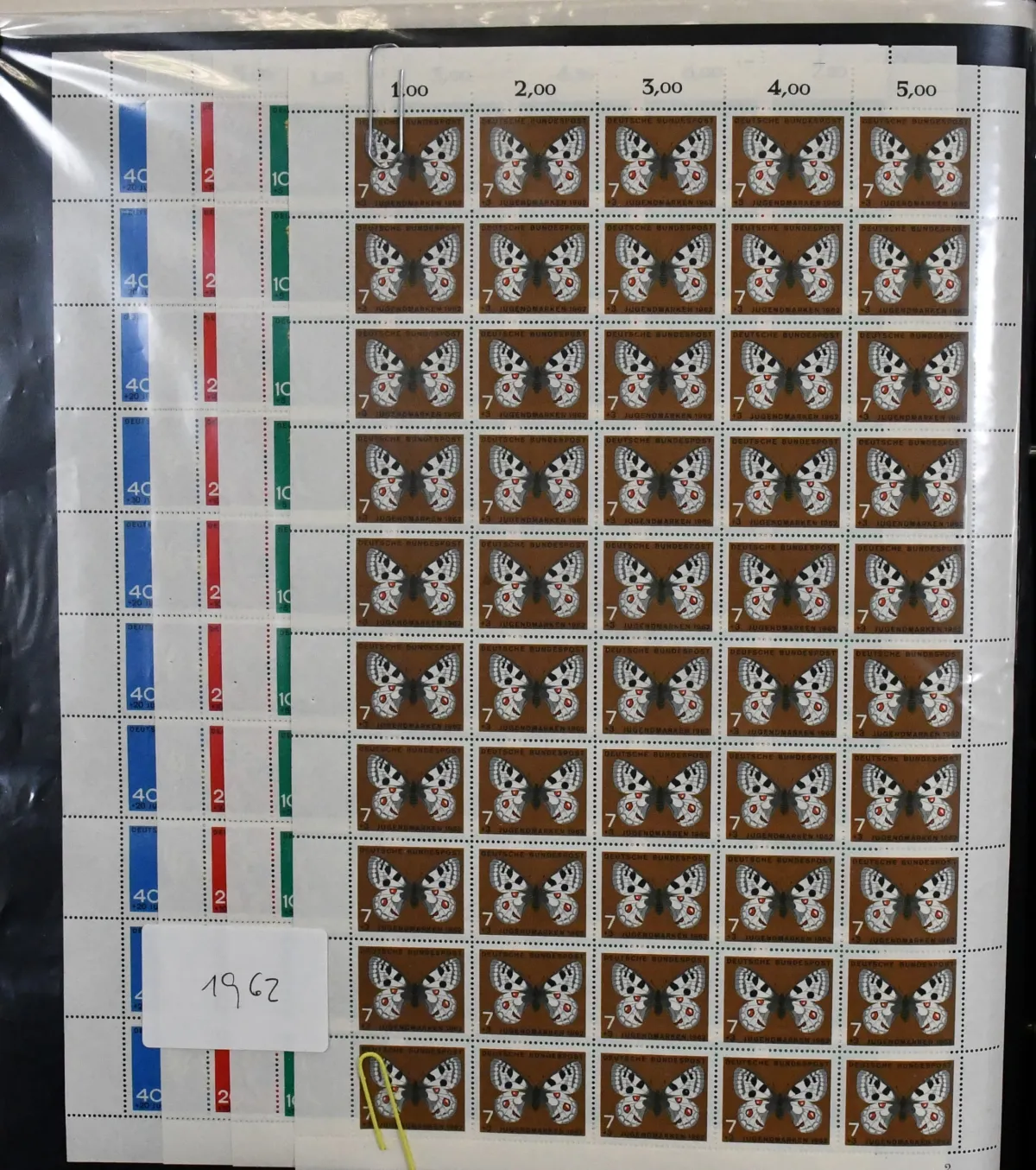 Bund/Berlin, ca. 1960-1979, sheet stock with 100 complete mint sheets, mostly surcharge series, incl. Bund no. 578/81, 612/15, 929/32, 964/67, 968 etc.
