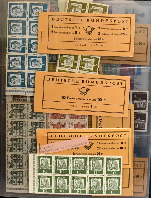 Bund/Berlin, lot of about 170 stamp booklets, very varied, with Bund MH 4Y, MH 6e, MH 40, Berlin MH 15 etc. High four-figure catalogue value