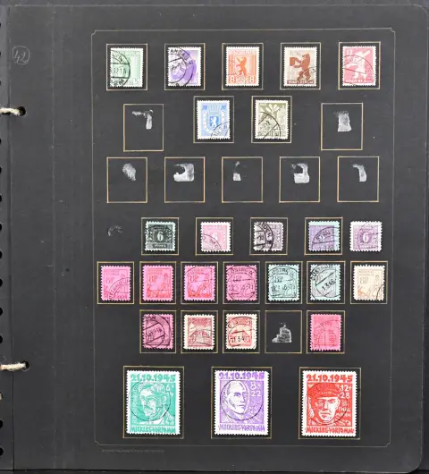 СБЗ, 1945/49, гашеная коллекция с многими полными сериями начиная с № 1/7, с № 8/19, 20/28, 23/25a/b, 29/40x/y кроме двух значений полная, 43C, 72, 120/23X, окружные ручные штемпели включая светлый 60 пф. (непроверенный), № 182/97 включая № 195, отдельное значение из бл. 6 и т.д. Mi. 4000,-. Из-за проблематики штемпелей у некоторых выпусков оценено осторожно