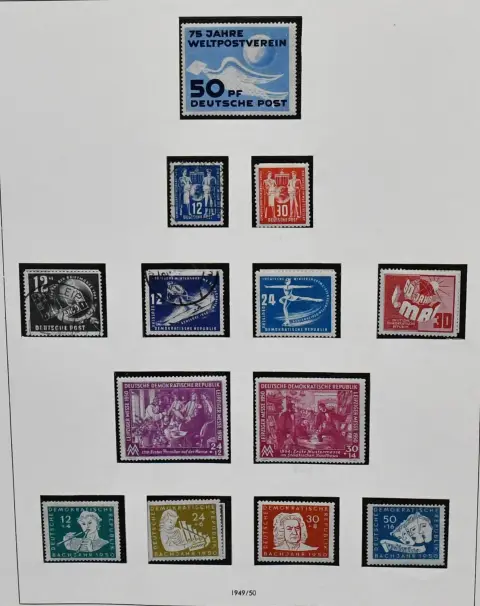 ГДР, 1949-1990, коллекция в обоих состояниях в трёх альбомах с предпечатной разметкой, из первых лет отсутствуют только 25 и 80 пф. головы, два блока Маркса и № 489, в остальном со…
