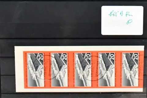 DDR, 22 alte Auktions-Einzellose versch. anderer Firmen, dabei Nr. 250 u.a. im postfr. VB, 355-57 in postfr. VB mit viermal 357II, postfr. VB Nr. 489 u. 495,…