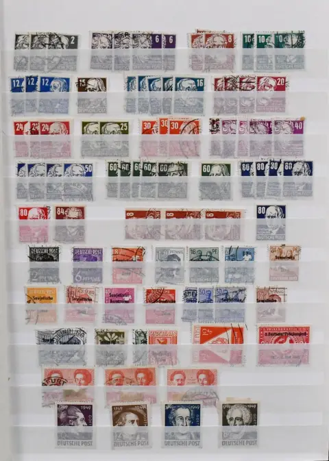 NRD, 1949/1960, kolekcja pierwszych lat w albumie, wiele lepszych znaczków m.in. nr 242/47, 261/70, 286/88 raz czysty (nr 287 nieużywany) i raz kasowany, wszystkie cztery bloki Marx, Bl. 10/15 czysty, itd. Mi. 2200,-