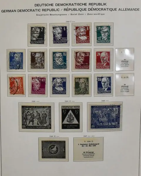 NRD, 1949/1981, kolekcja kasowana od nr 242/70, m.in. z lat 1955-1981 (bez Bl. 15, ale z czystym Bl. 13) kompletna. Dodatkowo dwa nieużywane bloki Marx, wszystko w trzech albumach przedrukowych. Mi. 2800,-