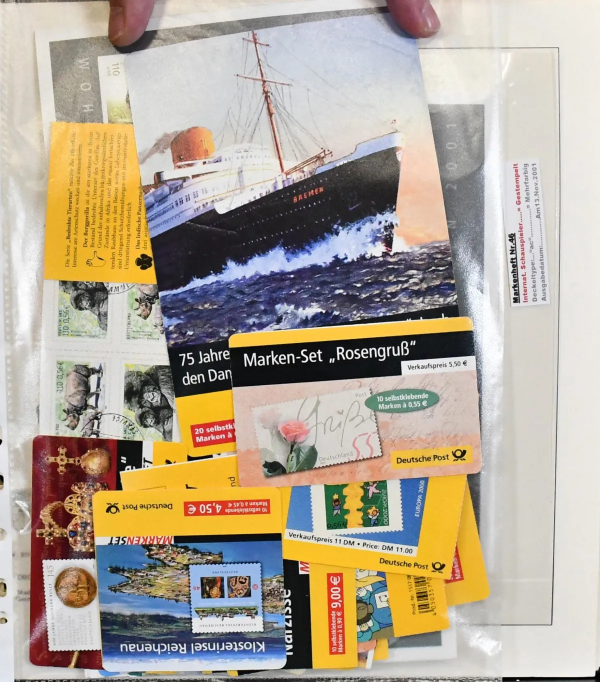 Bund, Partie von ca. 40 gest. Markenheftchen der Eurozeit mit einem ehem. Postpreis von etwa 300,- Euro. Dazu MH 40 dreimal postfr. und einmal gest. (Mi.…