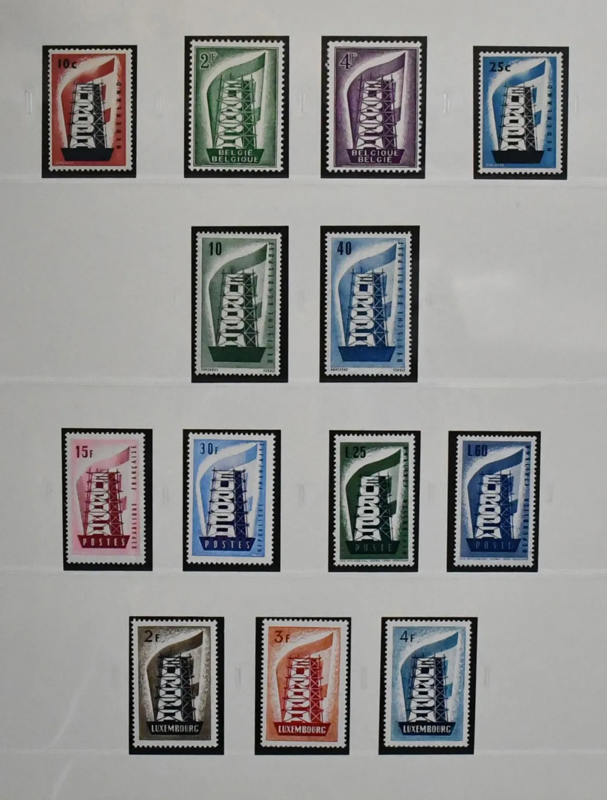 Unia Europejska, 1956-1979, kompletna czysta bez podlepki kolekcja w dwóch jak nowych albumach przedrukowanych SAFE z etui, w tym Luksemburg 1956-57, Liechtenstein 1960, Andora hiszpańska 1972 itd. Wysoka wartość katalogowa i cena akcesoriów