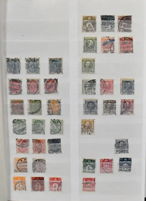 Dánsko, 1875-2011, sbírka v obou stavech v albu, včetně staršího materiálu, důraz po 1945 s mnoha kompletními emisemi