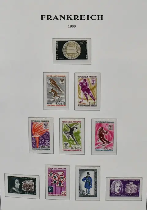 Frankrijk, 1968/1986, complete postfrisse verzameling, extra met enkele postzegelboekjes, in zo goed als nieuw voorbedrukt album. De inbegrepen geldige nominale waarde bedraagt al...