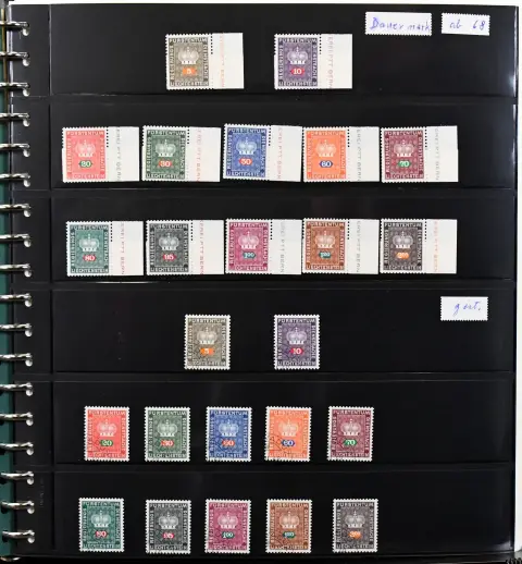 Лихтенштейн, 1976/2007, ** полная коллекция в двух новых альбомах-формулярах Lindner-T, каждый с футляром. Только действующий номинал с 1996 составляет уже…