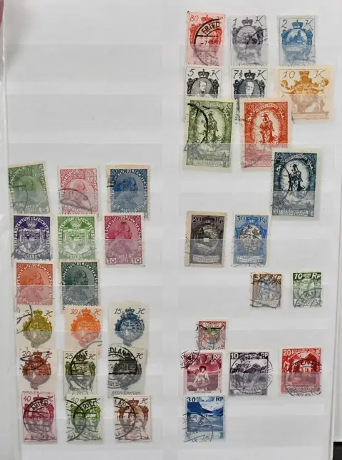 Лихтенштейн, 1912-2002, коллекция в обоих состояниях в альбоме, есть более старый материал, но преимущественно современные малые листы, напр. KLB № 590, 614, 734,…
