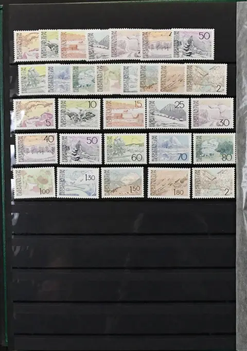 Liechtenstein, mint collection, from 1975-1991 double complete. Mi. 1200,-