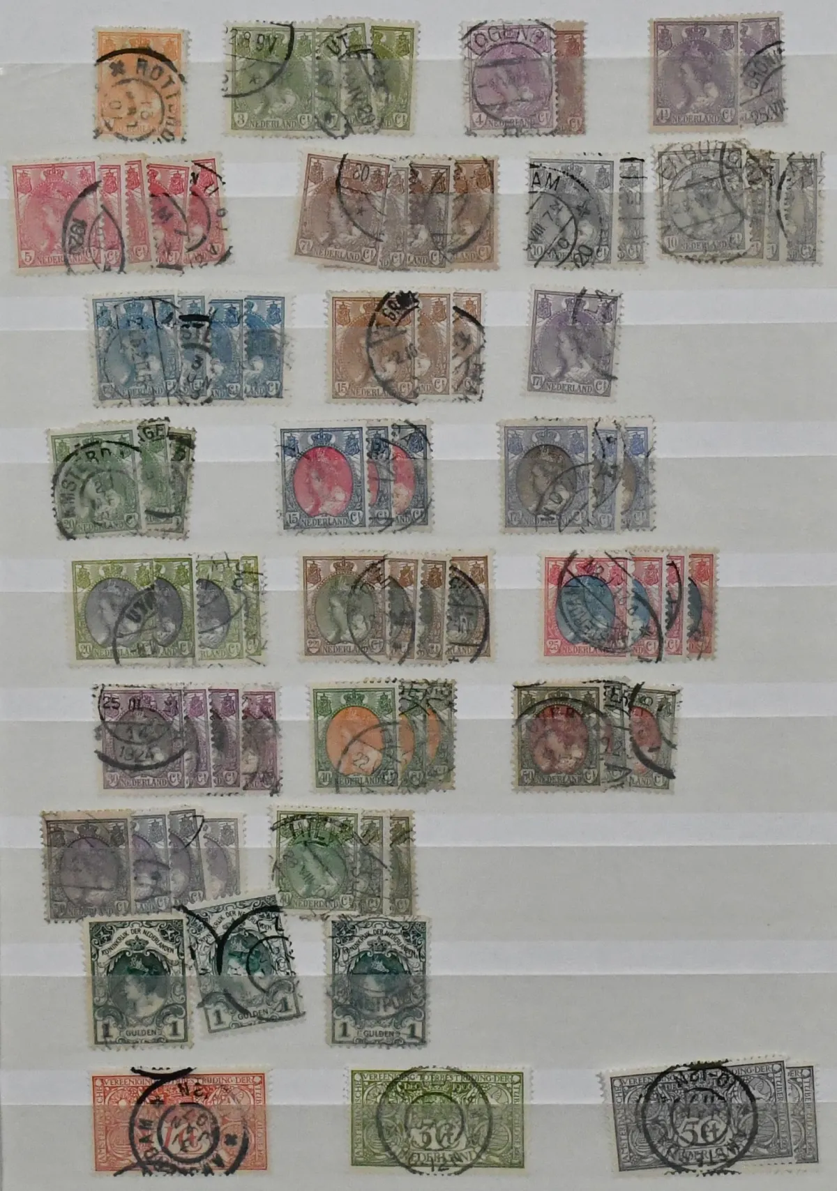 Nizozemsko, partie asi 3700 hodnot od klasiky, počínaje č. 2, do přibližně konce 80. let, chronologicky ve dvou silných albech. Včetně č. 12…