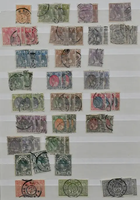 Niederlande, Partie von etwa 3700 Werten ab Klassik, beginnend mit Nr. 2, bis etwa Ende der 1980er Jahre, chronologisch in zwei dicken Alben. Dabei Nr. 12…