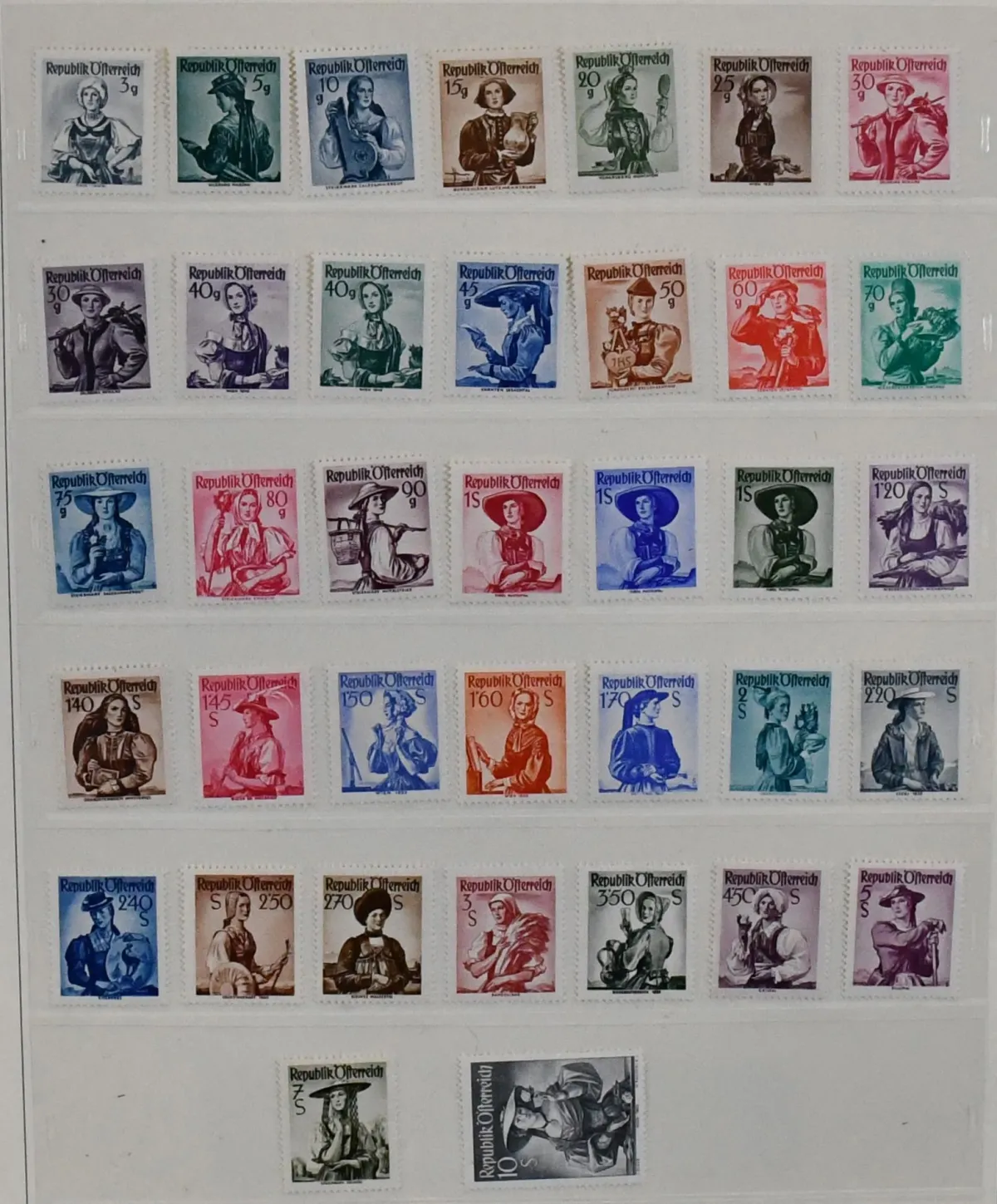 Austria, 1945/2001, mint complete collection from no. 697, in two albums