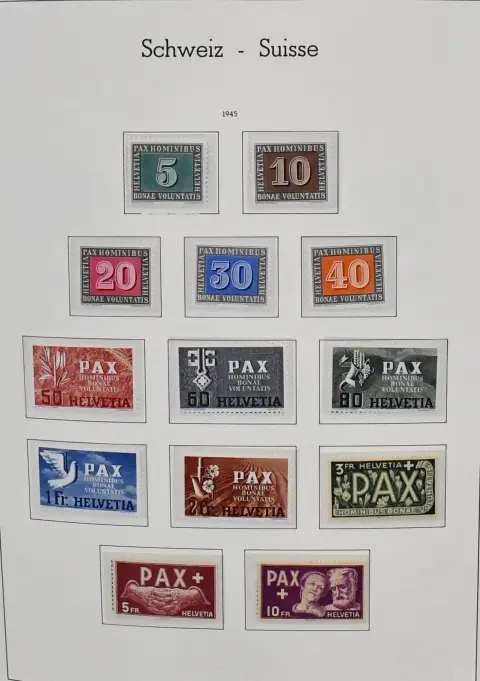 Švýcarsko, 1945-2002, převážně čistá sbírka ve dvou předtiskových albech, téměř kompletní, včetně série PAX s 5 fr., poštovní známky, dobré bloky se záchranným člunem…