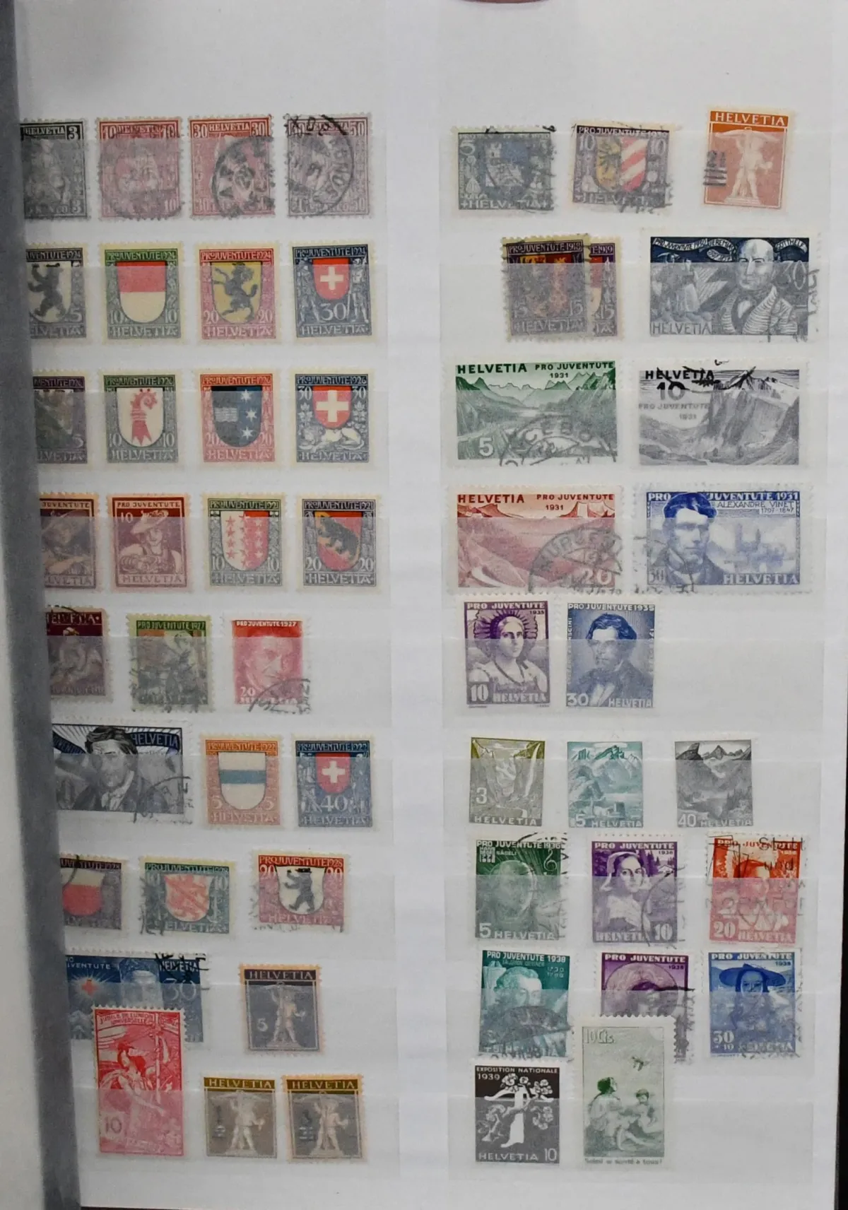 Schweiz, 1862-2012, meist gest. Slg. in drei Alben, dabei gute Werte wie z.B. Nr. 21, 25, 35, je gest., 132, 178, 185-88 postfr. usw., der Schwerpunkt liegt…