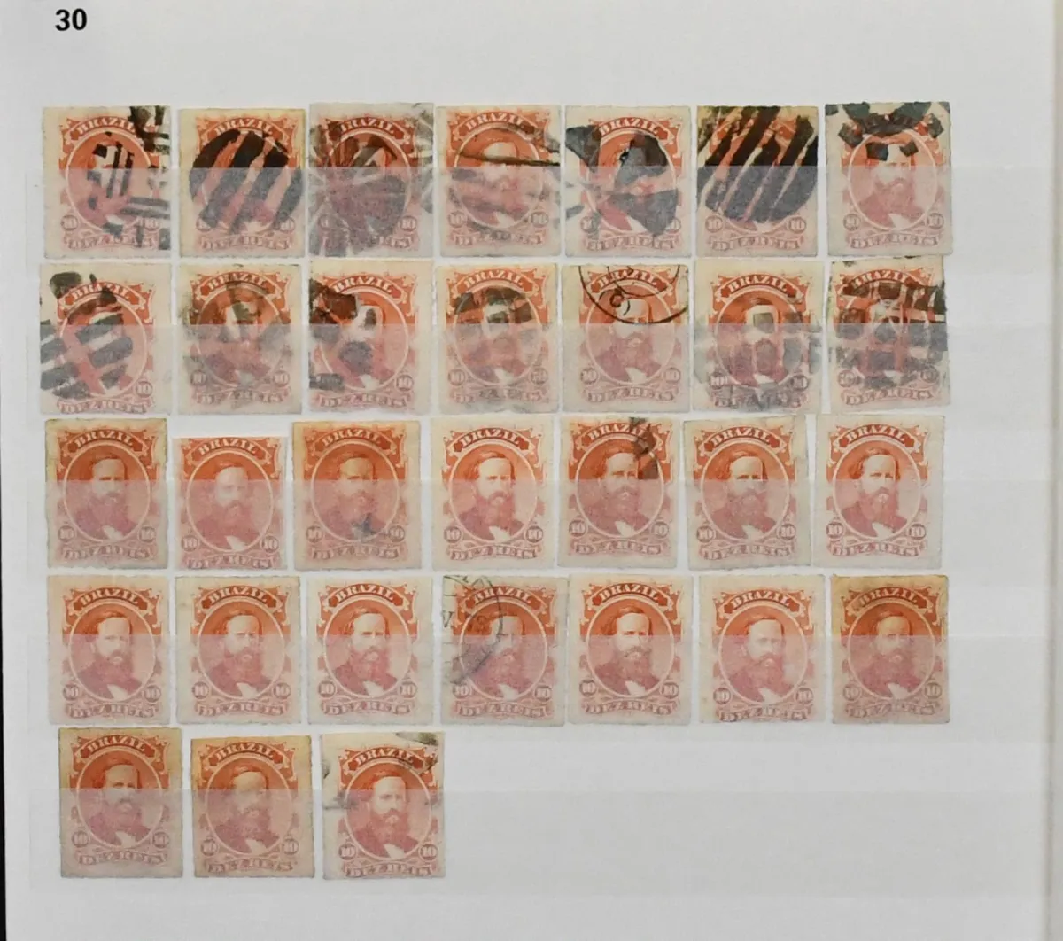Brésil, 1876-78, collection spécialisée de l'émission "Dom Pedro" de l'Empire (Mi.-Nr. 30-37) en souvent bon état sur pages d'album. Quelques non oblitérés, mais principalement oblitérés avec une grande variété de cachets, bien 730 timbres, entre autres n° 30 par 31, n° 36 par 27 et n° 37 par 90. Mi. env. 14.000,-