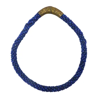 LAPISLAZULI-PERLENKETTE MIT VERSCHLUSS AUS 925ER SILBER.