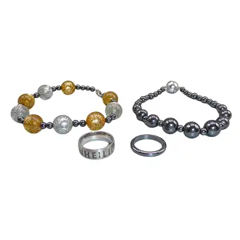 Lot de 4 bijoux, deux bracelets et deux bagues.