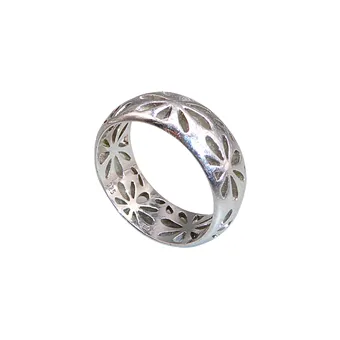 925 silver band ring with floral openwork pattern and TC crown hallmark