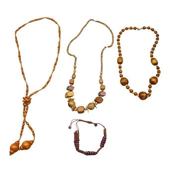 4-TEILIGES SET AUS HOLZPERLENKETTEN UND ARMBAND.