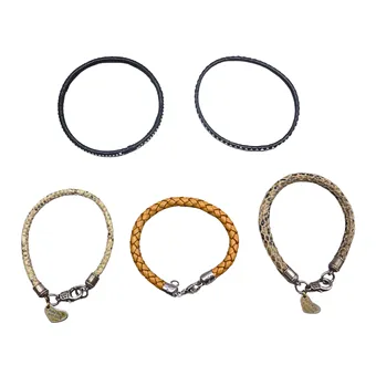 5-TEILIGES ARMBAND-SET MIT METALLVERSCHLÜSSEN.