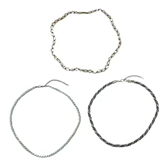 Ensemble de colliers en perles et rangées de perles, 3 pièces.