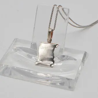 Bjarne Nordmark Henriksen. Collier designer en argent sterling, parchemin avec dédicace, chaîne vénitienne, fait main, vintage.