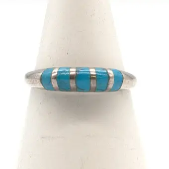 Bague designer en argent sterling sertie de turquoise, 20e siècle.