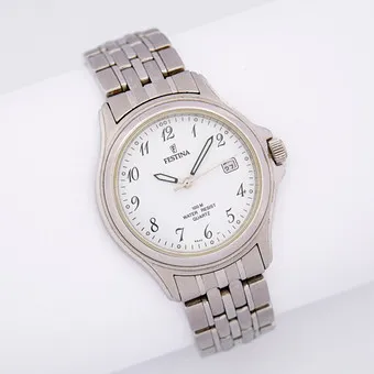 HERRENARMBANDUHR VON FESTINA, SCHWEIZ, EDELSTAHL, QUARTZ, MIT DATUMSANZEIGE.