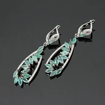 Boucles d'oreilles ornées d'émeraudes et de zircons, argent 925.