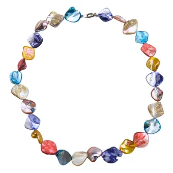 COLLIER EN NACRE AVEC FERMOIR EN ARGENT 925.