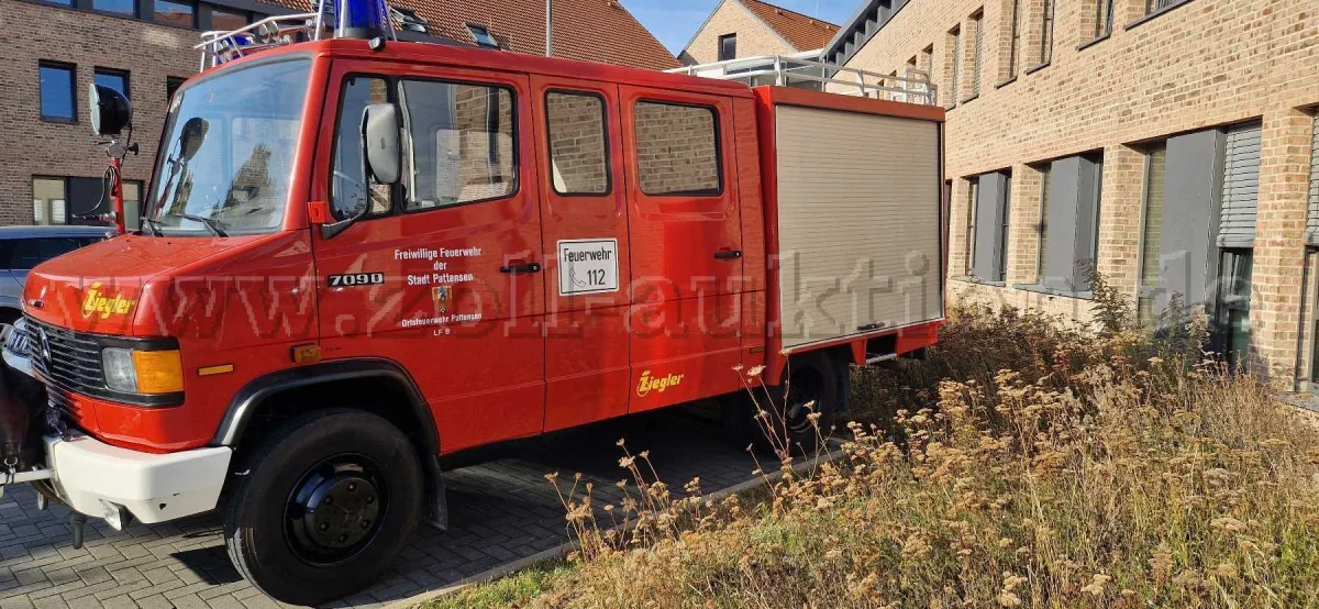 1 hasičské vozidlo LF 8 (Mercedes-Benz 709D / Ziegler)