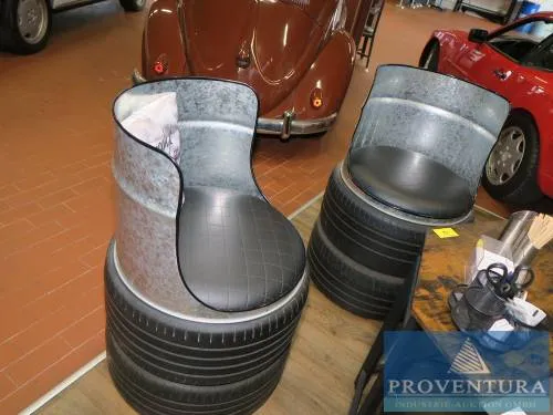 Öl-Fass-Sessel 2er Set grau mit schwarzem Polster
