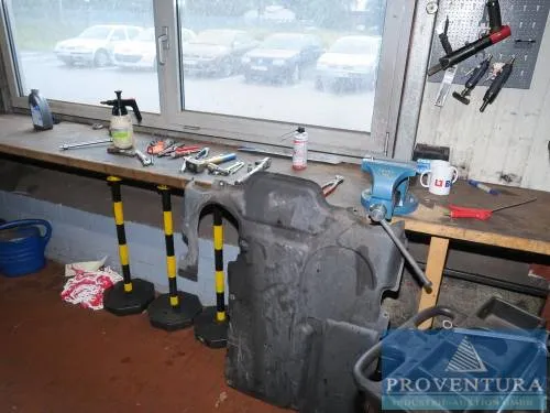 Wooden tool tray made from kitchen worktop