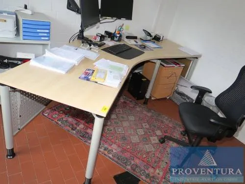Bureau forme libre décor bois clair