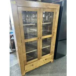 Vitrine 110 x 52 x 173 cm