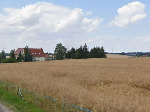 Petit terrain avec réservoir d'eau à Rothschönberg à l'ouest de Dresde