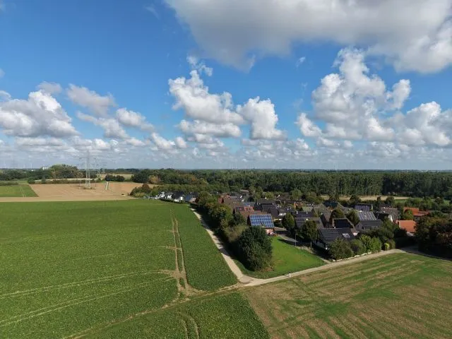 Ackerfläche am Ortsrand von Koslar ca. 50 km von Köln entfernt