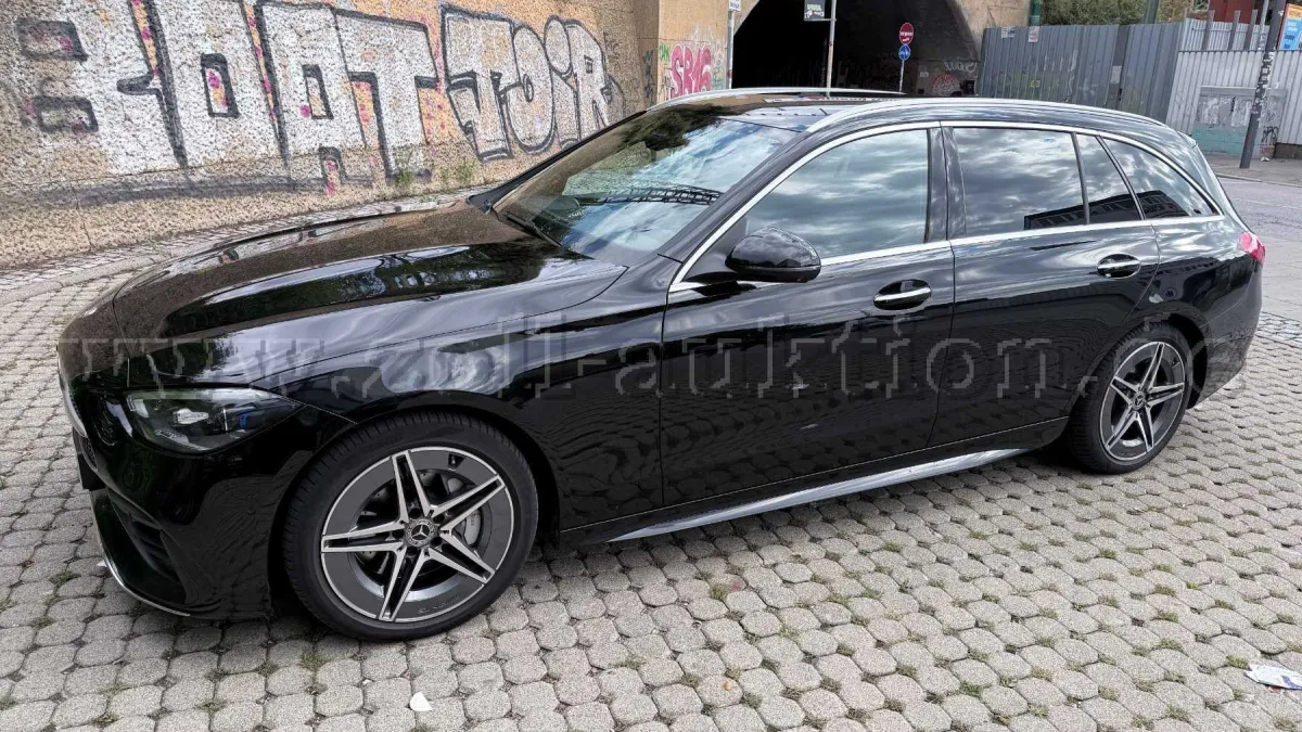 1 Mercedes-Benz C 220 d 4MATIC T-Modell