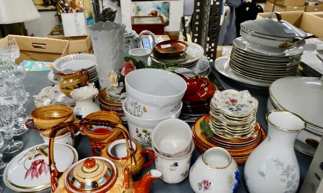 1 sada porcelánových dílů