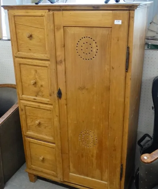 1 Weichholzschrank