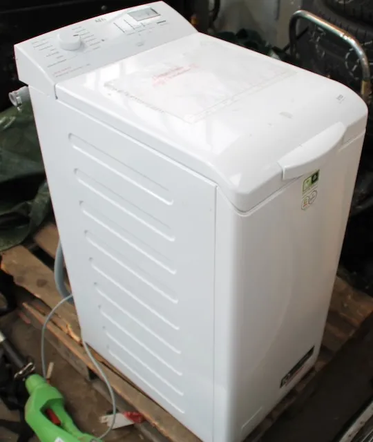 1 top-loading washing machine AEG