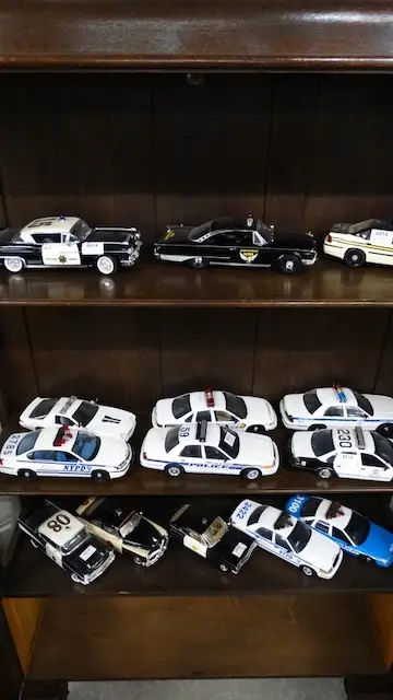 1 lot de voitures miniatures de police