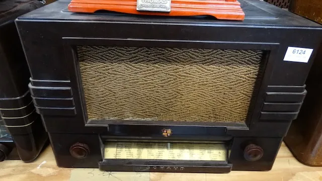 1 altes Radio