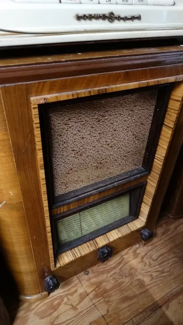 1 staré rádio