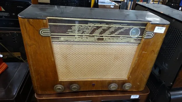 1 old radio