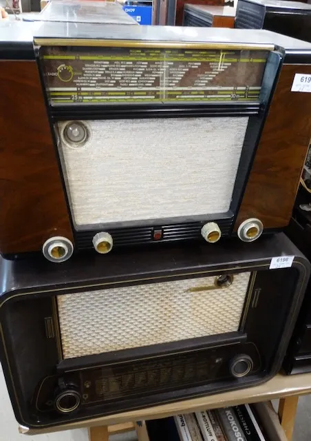 2 vieilles radios