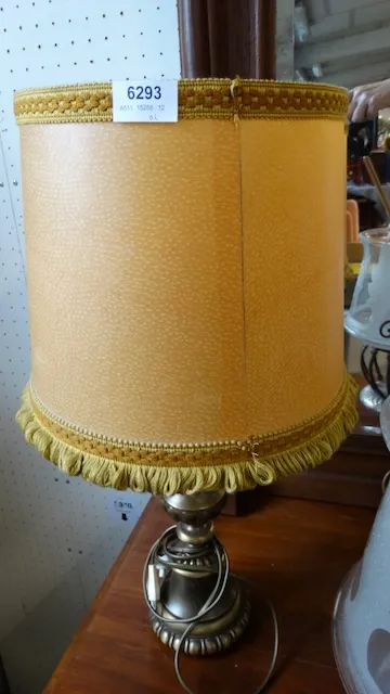 1 stolní lampa