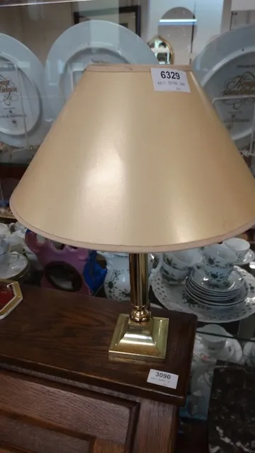 1 stolní lampa