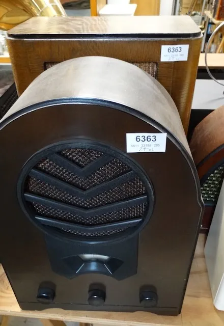 2 alte Radios